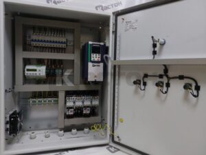 Станция каскадного управления 2 насосами на базе преобразователя частоты 5.5кВт 380В и контроллера СУНА-122 ОВЕН
